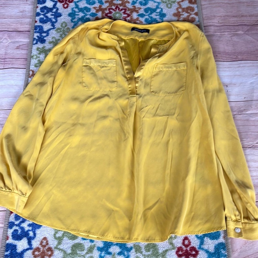 Lafayette 148 New York size small silk blouse